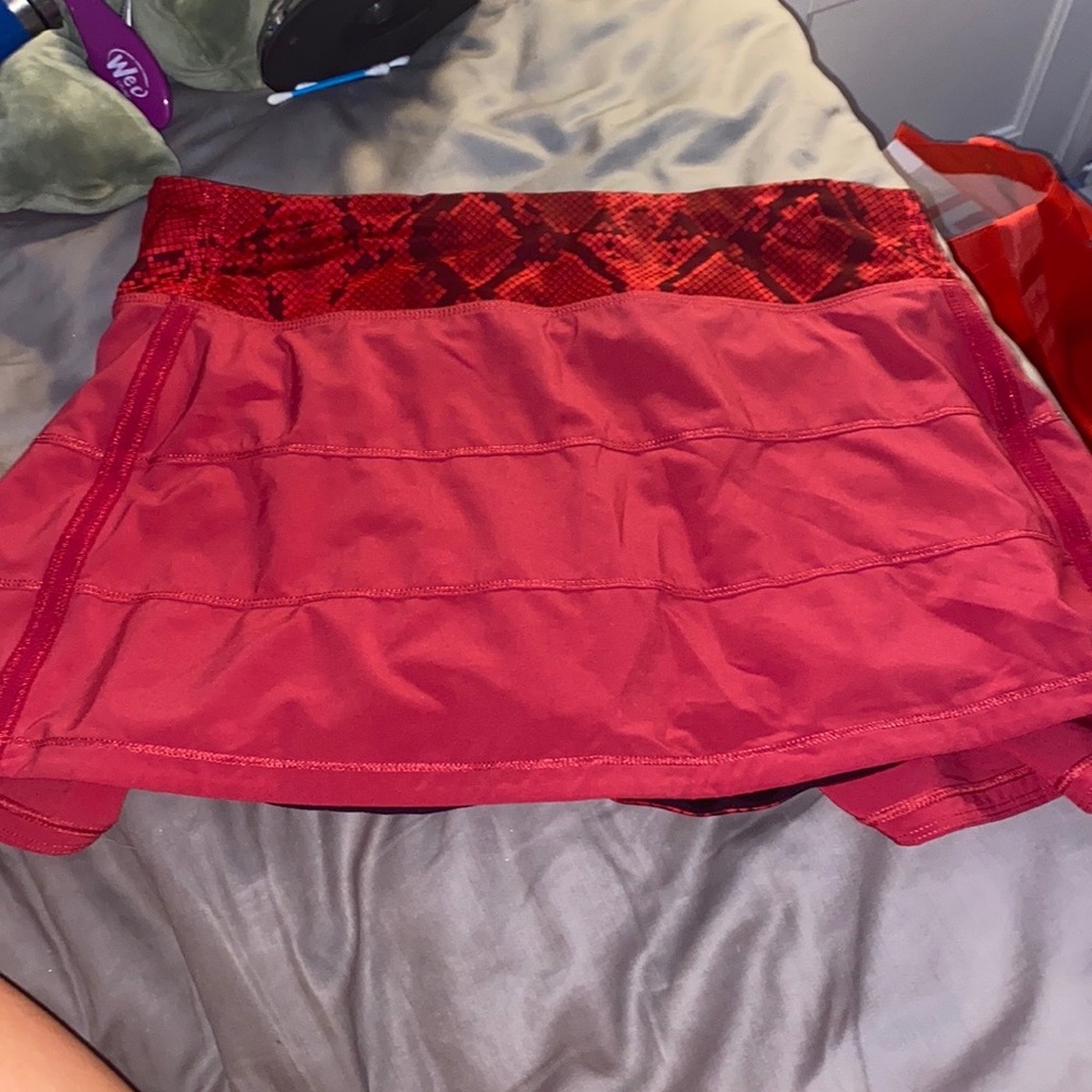 Size 8 Lululemon skirt